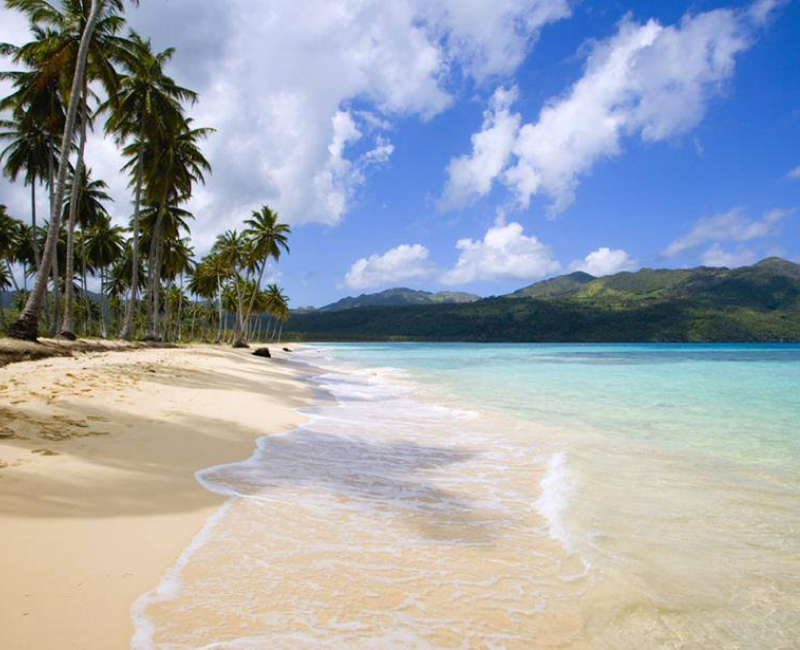 Playa Rincón en Samaná, una de las playas buenas bonitas y baratas en RD