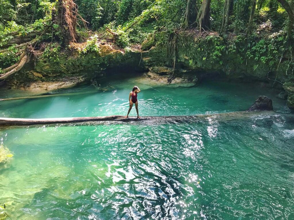 bañarse en río natural en RD